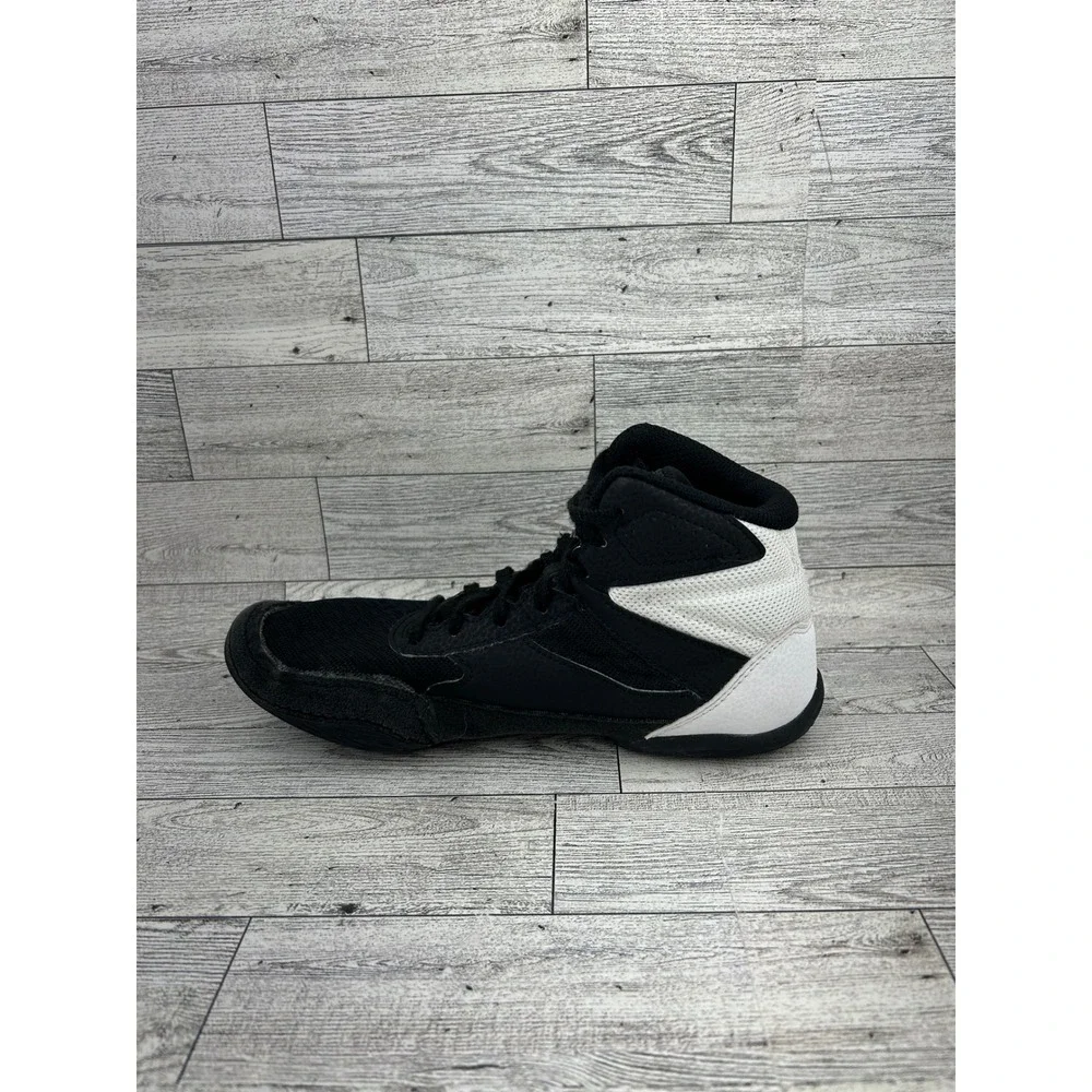 Asics‎ Wrestling Shoes Black White Lace Up High Top Youth Size 4.5 US 1084A007